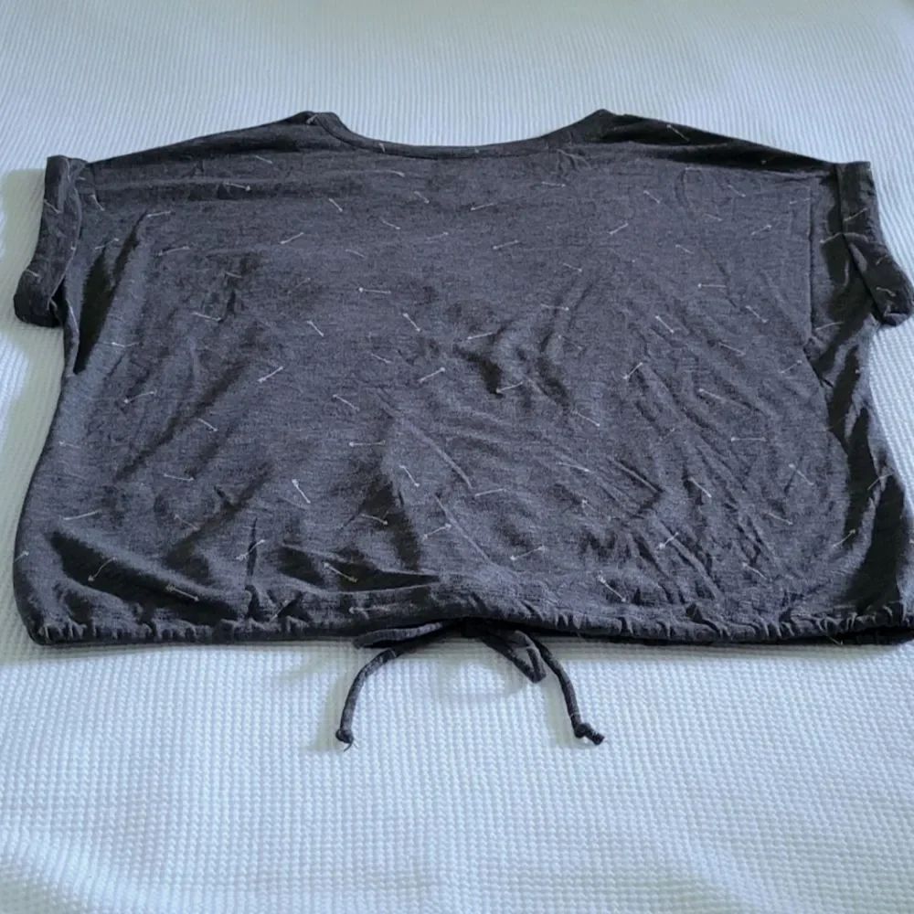 TRU Self Charcoal Space Dye Arrow🏹 Top - NWT - Picture 10 of 11
